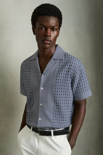 REISS NAVY/WHITE GEOMETRIC-JACQUARD CUBAN-COLLAR SHIRT
