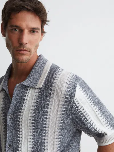 REISS SOFT BLUE/WHITE STITCH-DETAIL STRIPE KNITTED SHIRT WITH COTTON