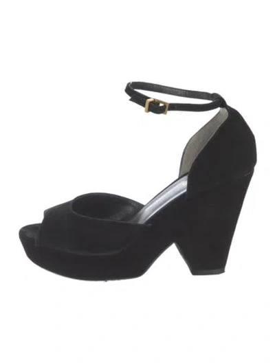 Pre-owned Reiss Suede Pumps In Black