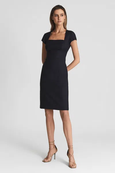 Reiss Tailliertes Kleid In Black
