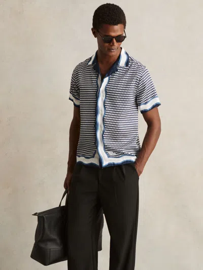 Reiss White/navy Oe Vanpelt Geometric-print Cuban-collar Shirt In Multi