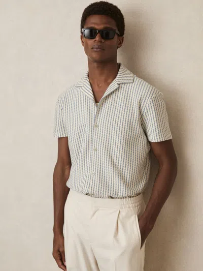 REISS WHITE/SOFT BLUE TEXTURED-STRIPE CUBAN-COLLAR SHIRT