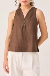 Reistor Button Neck Top In Brown