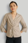 Reistor Front Twist Top In Poplin Ecru
