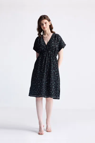 REISTOR GATHERED KNEE-LENGTH DRESS IN DARK BLUE FLORALS