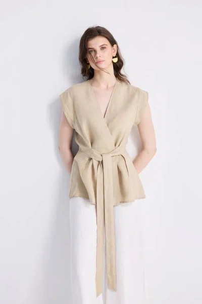 Reistor Power Moves Short Sleeve Top In Neutral Beige