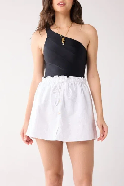 Reistor Short Skirt With Waist Tie And Frill Detail In White