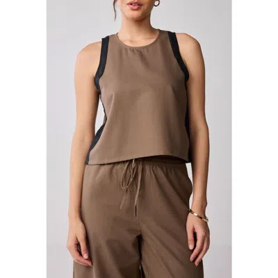 Reistor Sleeveless Colorblock Top In Brown