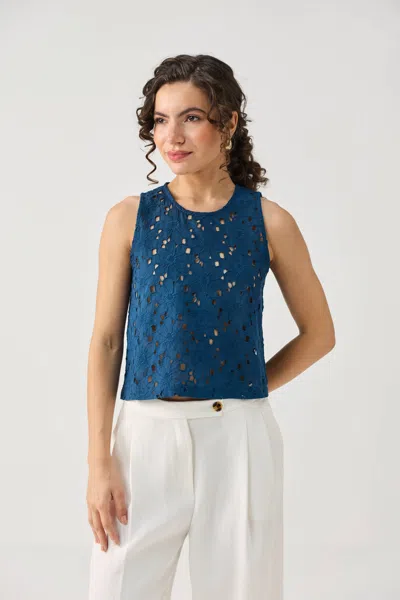 Reistor The Embroidered Button Back Top In Blue
