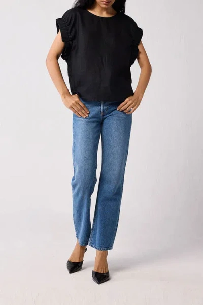 Reistor Top With Gathered Sleeve Detail In Black