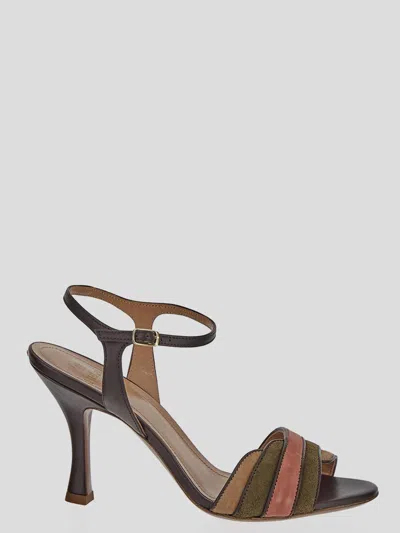 Relac Sandal In No-color