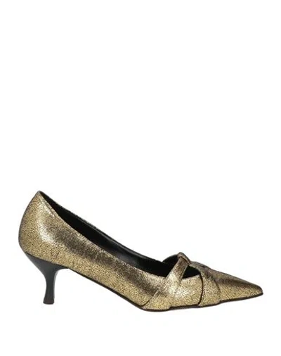 Relac Woman Pumps Gold Size 8.5 Textile Fibers