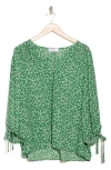 Renee C Dot V-neck Top In Pale Green