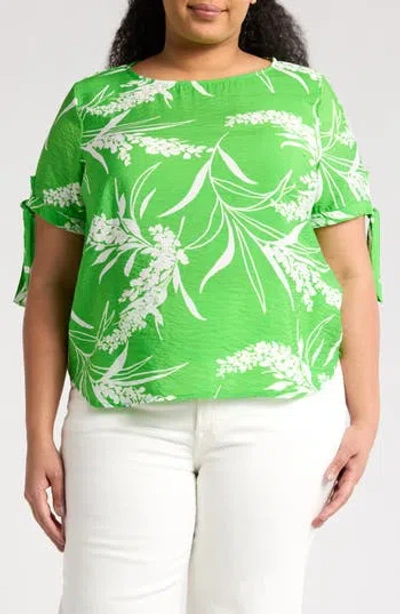 Renee C Floral Short Sleeve Top In Green