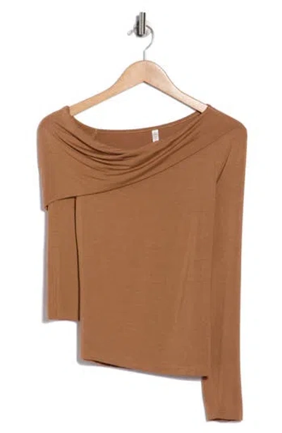 Renee C Off The Shoulder Top In Brown