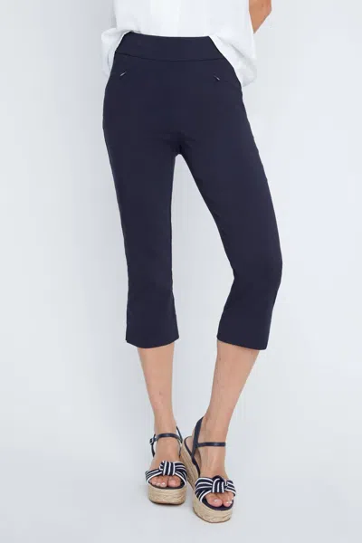 Renuar Coastal Breeze Capri Pants In Black In Blue