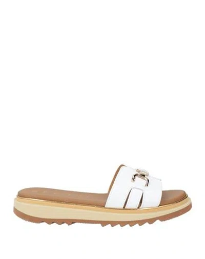 Repo Woman Sandals White Size 8 Textile Fibers