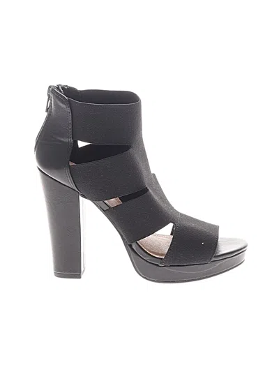 Pre-owned Report Heels In Black