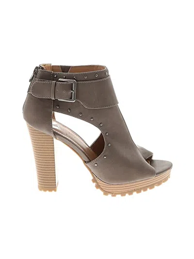 Pre-owned Report Heels In Tan