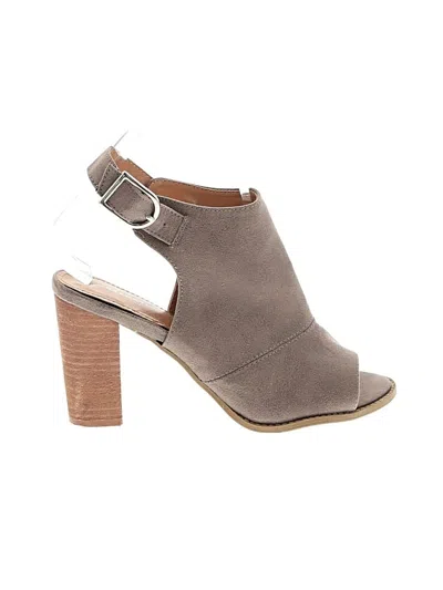 Pre-owned Report Sandals In Gray