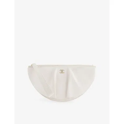 Reselfridges Womens White Pre-loved Chanel Leather Wave Clutch Bag