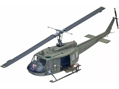 Revell Level 4 Model Kit Bell Uh-1d Iroquois "huey" Gunship Helicopter 1/32 Scale Model By
