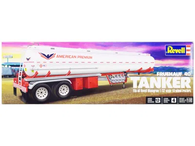 Revell Level 4 Model Kit Fruehauf 40' Tanker Trailer 1/32 Scale Model By