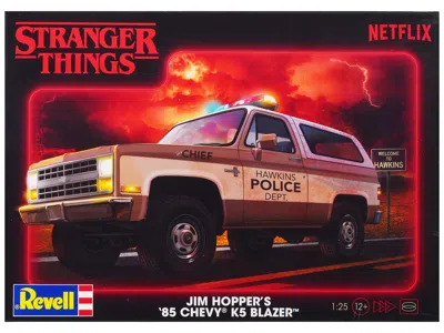 Revell Level 4 Model Kit Jim Hopper's 1985 Chevrolet K5 Blazer "stranger Things" (2016-current) Tv Series 1 In Multi