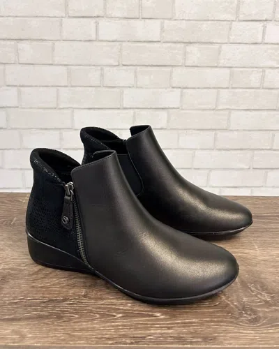 Revere Women's Damascus Bootie In Onyx/black Lizard In Multi