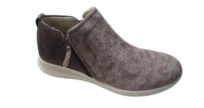 Revere Women's Dublin Shoe In Congac Camo In Multi