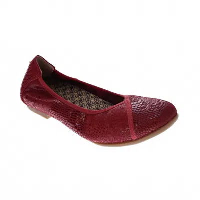 Revere Women's Nairobi Ballet Flats In Cherry Lizard In Red
