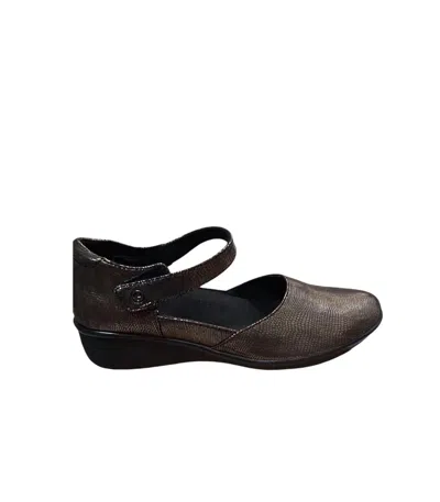 Revere Women's Osaka Mary Jane Flat In Golden Sheen In Multi