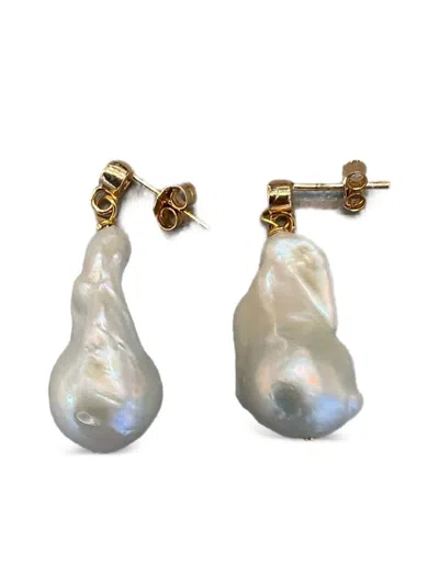 Révi Embellished Earrings In White