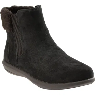 Revitalign Trestle Boot In Black