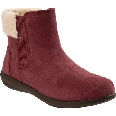 Revitalign Trestle Boot In Burgundy