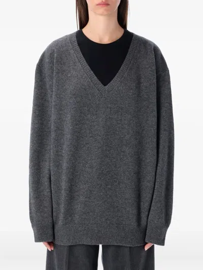 Rhea Mid Grey Wool Cashmere V-neck Sweater In Gray