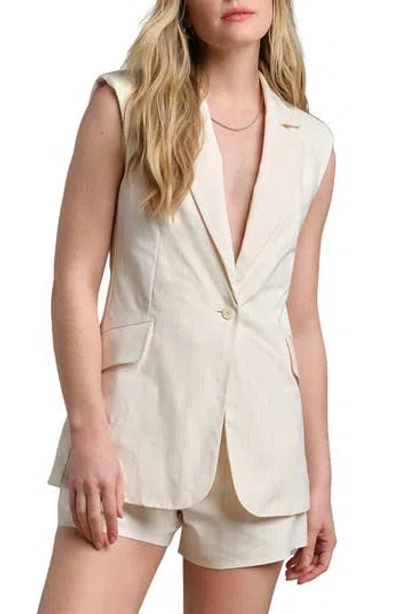 Rhone Commuter Sleeveless Blazer In White