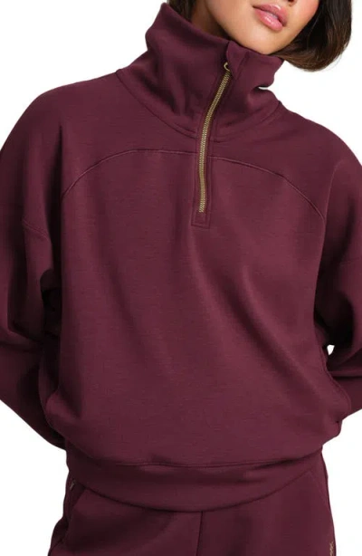 Rhone Dreamglow Half Zip In Burgundy