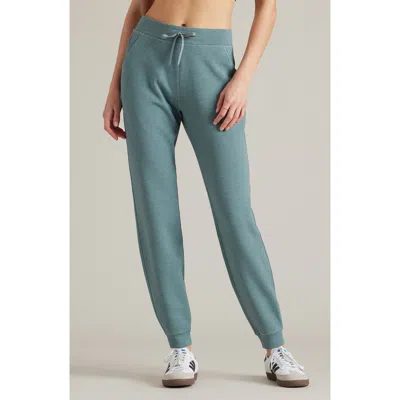Rhone Dreamglow Joggers In Green