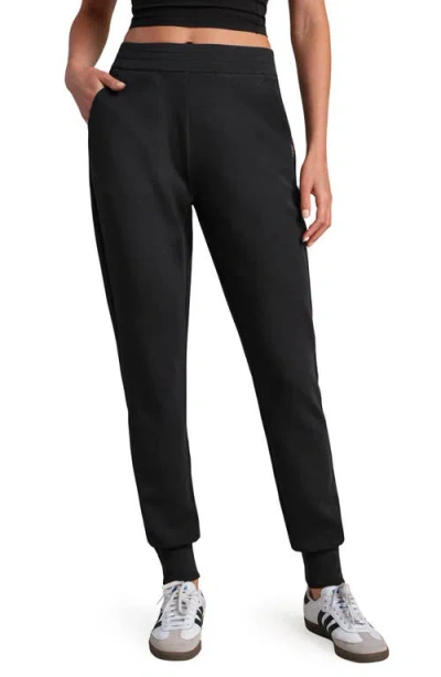 Rhone Dreamglow Tapered Pants In Black