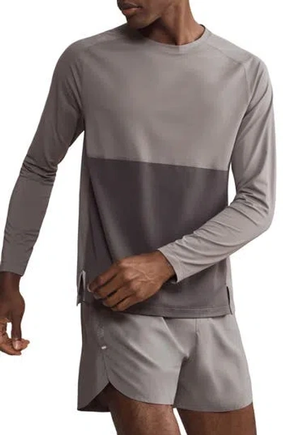 Rhone Extra Mile Long Sleeve Training T-shirt In Gray