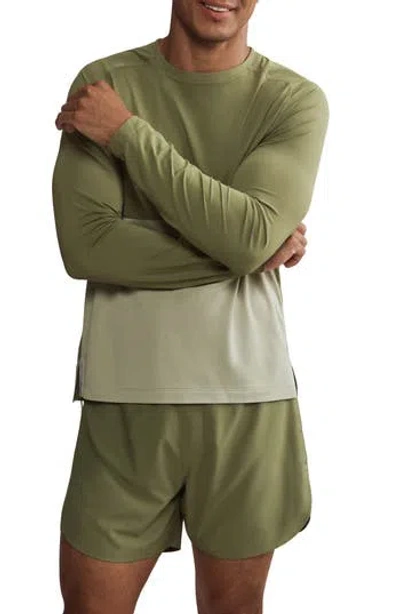 Rhone Extra Mile Long Sleeve Training T-shirt In Green