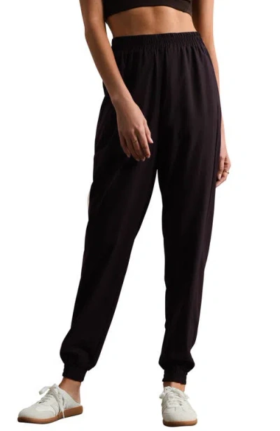 Rhone Mirage Jogger In Dark Espresso