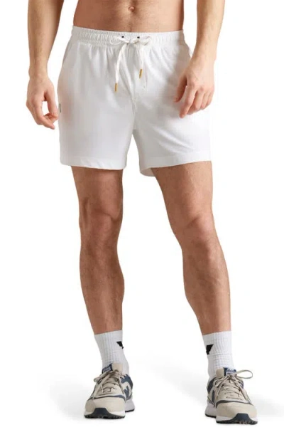 Rhone Pursuit 5-inch Lined Shorts In White