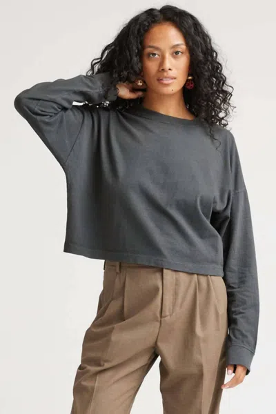 Richer Poorer Relaxed Cropped Long Sleeve Tee In Stretch Limo In Gray
