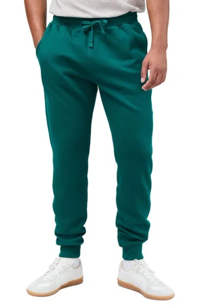 Richer Poorer The Recycled Fleece Tapered Sweatpant In Green
