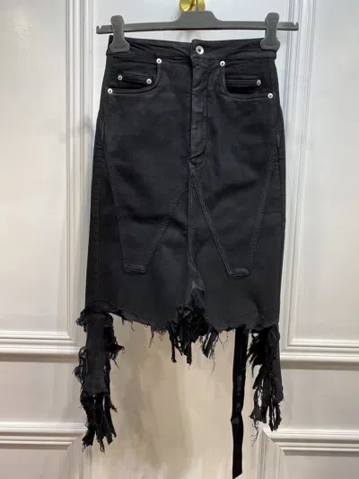 Rick Owens Drkshdw Fringed Hem Shorts In Black
