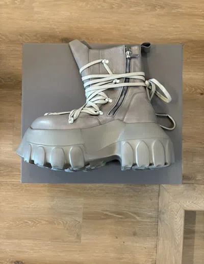 Pre-owned Rick Owens Hollywood Megalace Boots In Gray