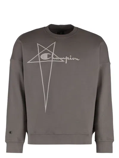 RICK OWENS MEN'S RICK OWENS X CHAMPION - COTTON CREW-NECK SWEATSHIRT