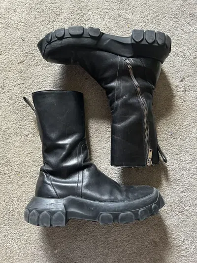 Pre-owned Rick Owens Side Zip Fw18 Sisyphus Calf Leather Tractor Boot In Black